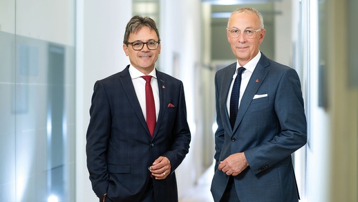Das neue Vorstandsteam der Österreichischen Ärzte- und Apothekerbank: Martin Uidl, MSc (links) und Mag. Anton Pauschenwein (rechts) © Andi Bruckner