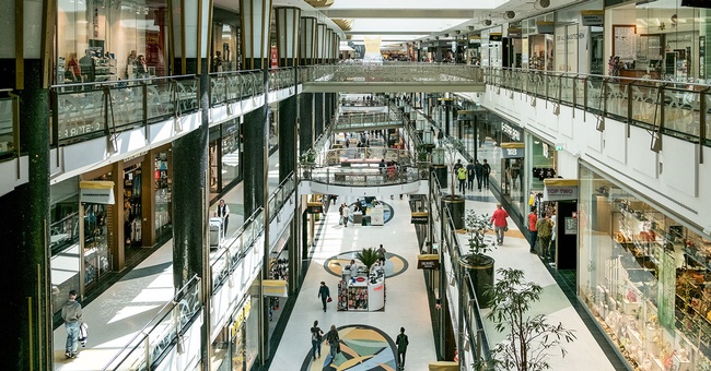 Shopping Center © Shutterstock