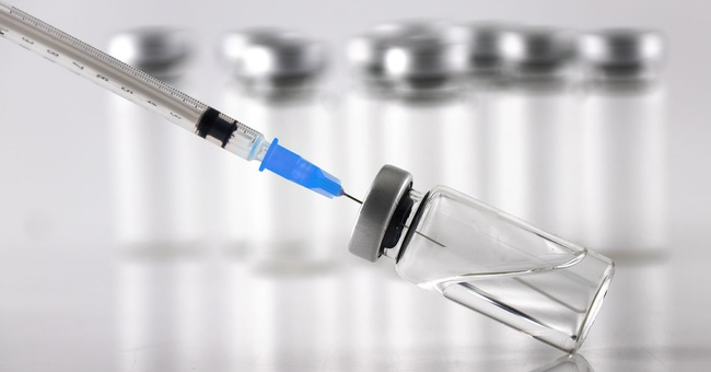 Impfstoff Covid-19 © shutterstock