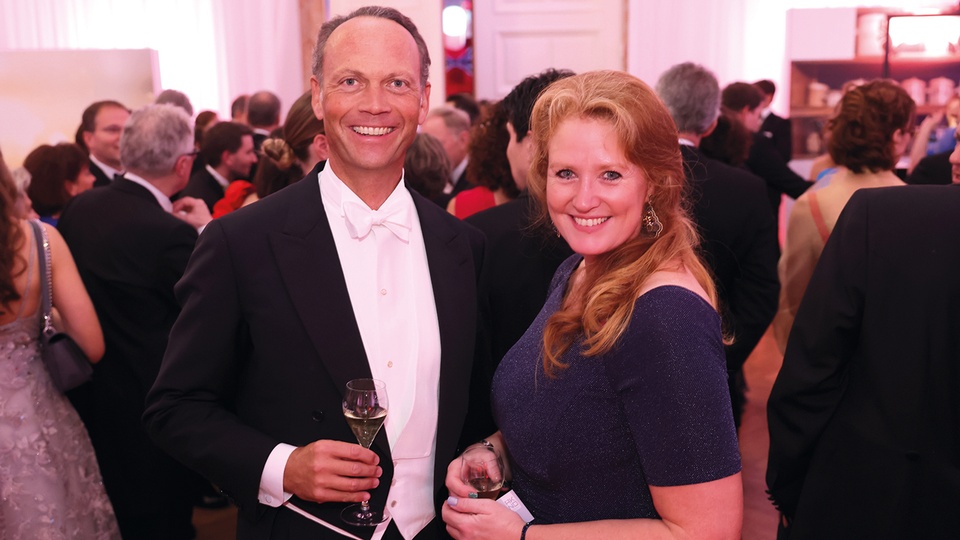 Mag. pharm. Dr. med. Alexander Hartl  (2. Vizepräsident des ÖAV) und Fiona Fiedler, Gesundheitssprecherin der NEOS. © Katharina Schiffl